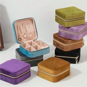 SUPER SALE** NEW* Velvet Jewelry Box’s